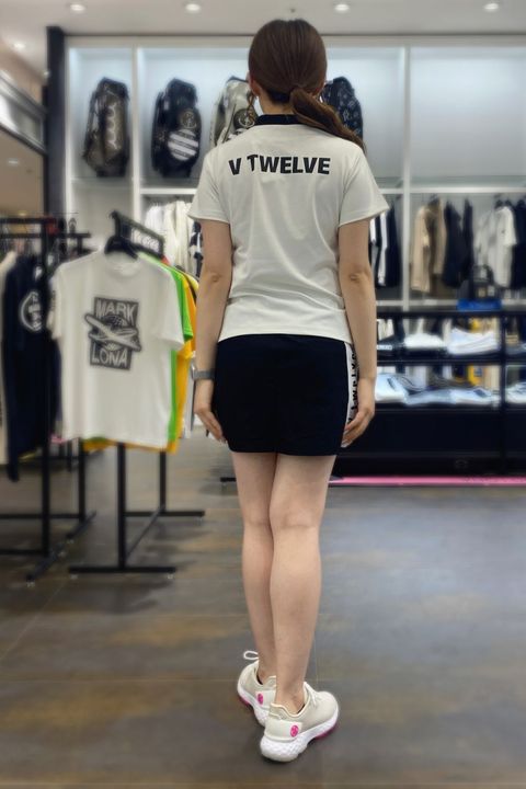 【V12】アクティブな印象のモックネックTシャツ！