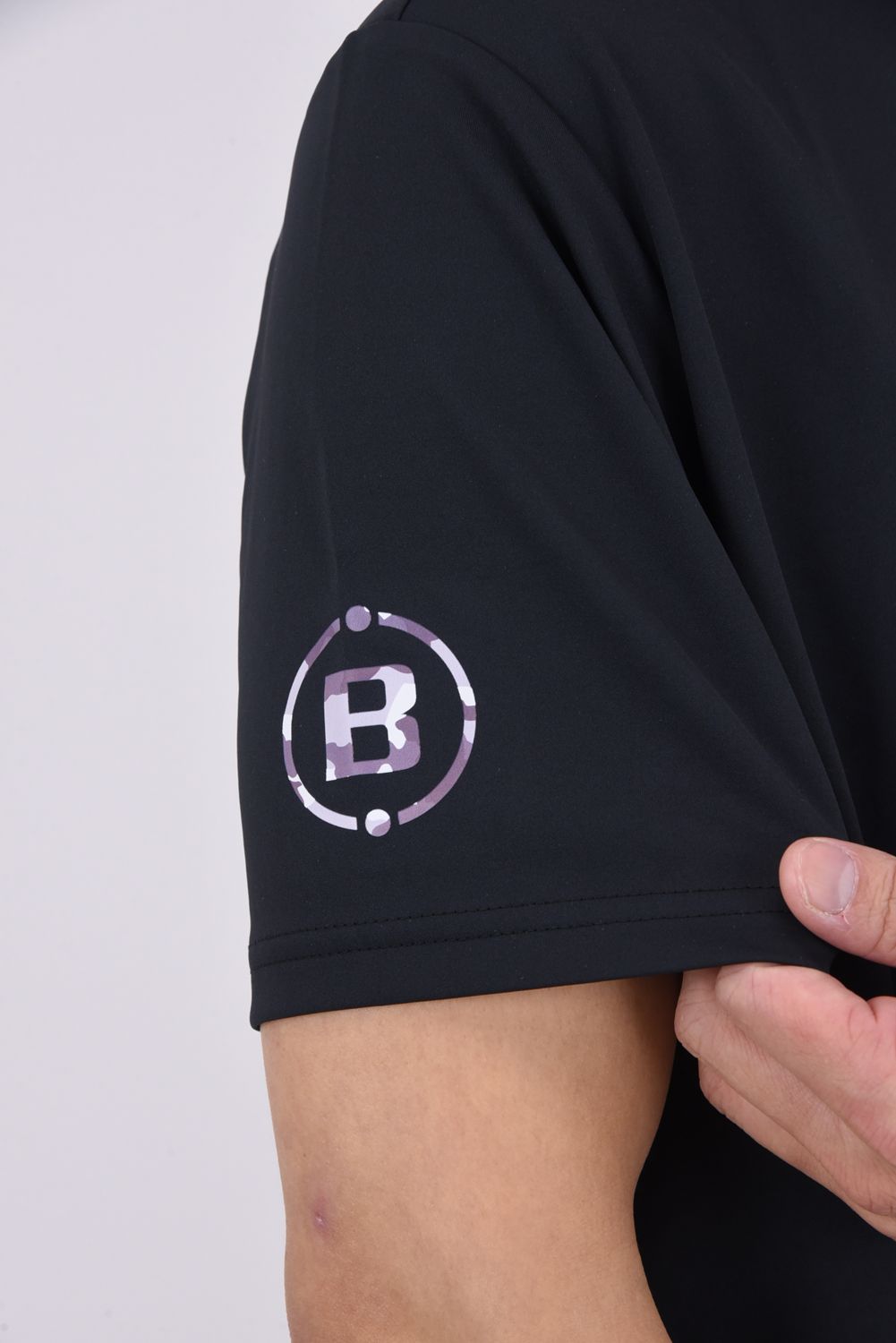 【GOSSIP GOLF 別注】  MONOCAMO BACKLOGO HIGHNECK RF / モノカモ バックロゴ モックネックTシャツ (ブラック)