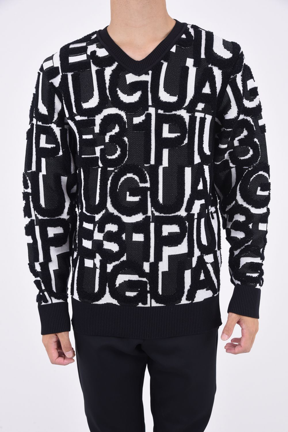 【美品】1PIU1UGUALE3 / 113総柄ロゴ Vネック 美品】1PIU1UGUALE3 / 113総柄ロゴ Vネック 【公式通販】