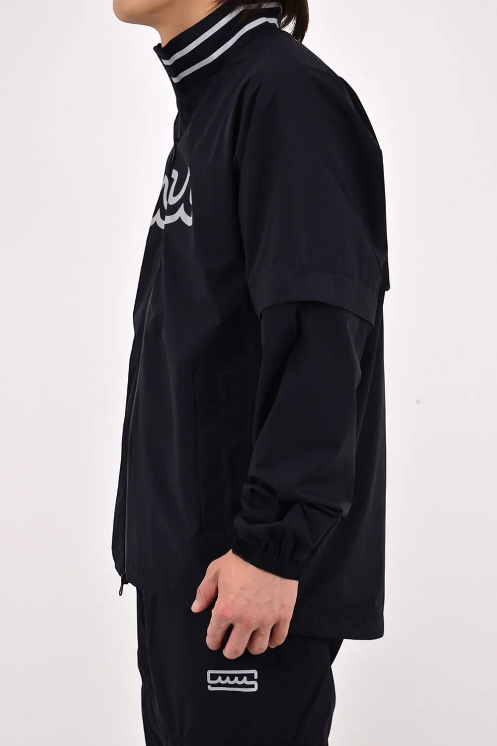 【26SS】 2WAY RAIN JACKET / バックロゴ 袖切り替え 2WAYレインジャケット (ブラック)