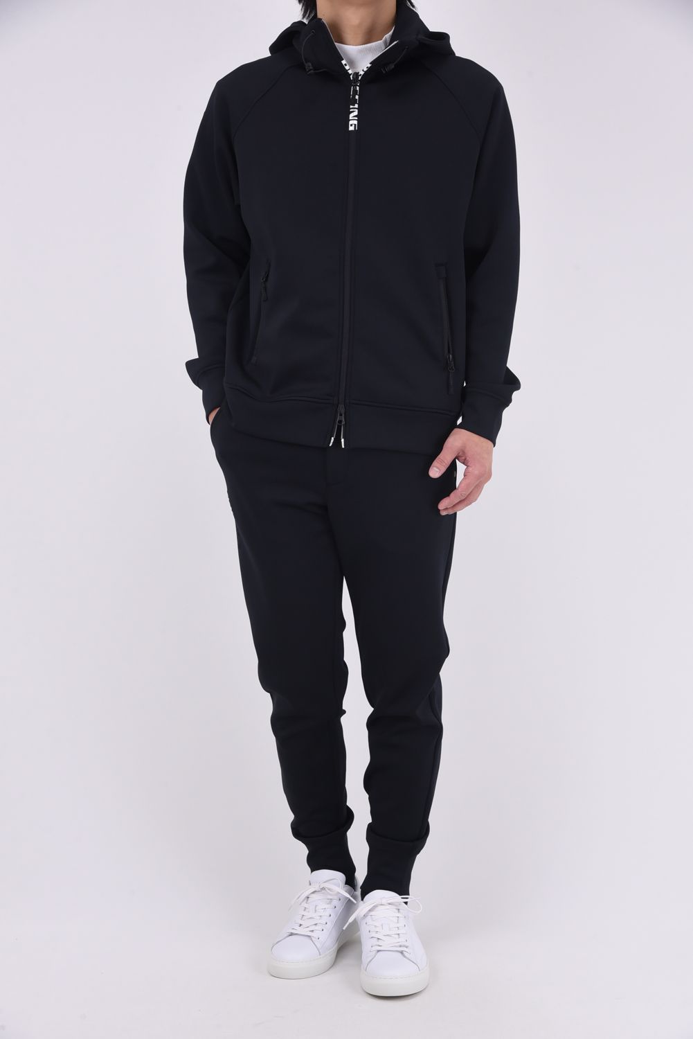 【26SS】 MEN'S 3D LOGO JOGGER PANTS / 3Dエンボスロゴ ストレッチジャージ ジョガーパンツ (ブラック)