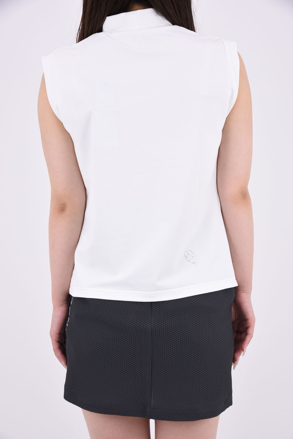 【ポイント10倍】 【26SS】【レディース】 DOT MESH NS MOCK TEE / ドットメッシュ生地 3Dブランドロゴ ノースリーブ モックネックTシャツ (ホワイト)
