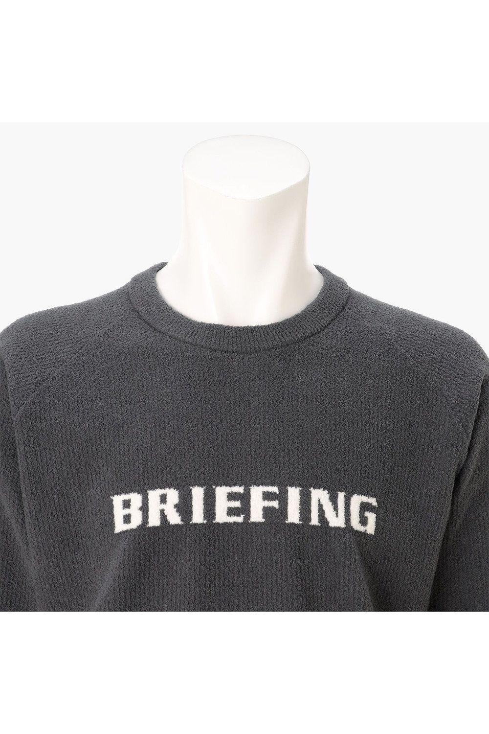 【26AW】 MEN’S AIRY YARN KNIT CREWNECK / エアリーファブリック ブランドロゴ クルーネックニット (チャコール)