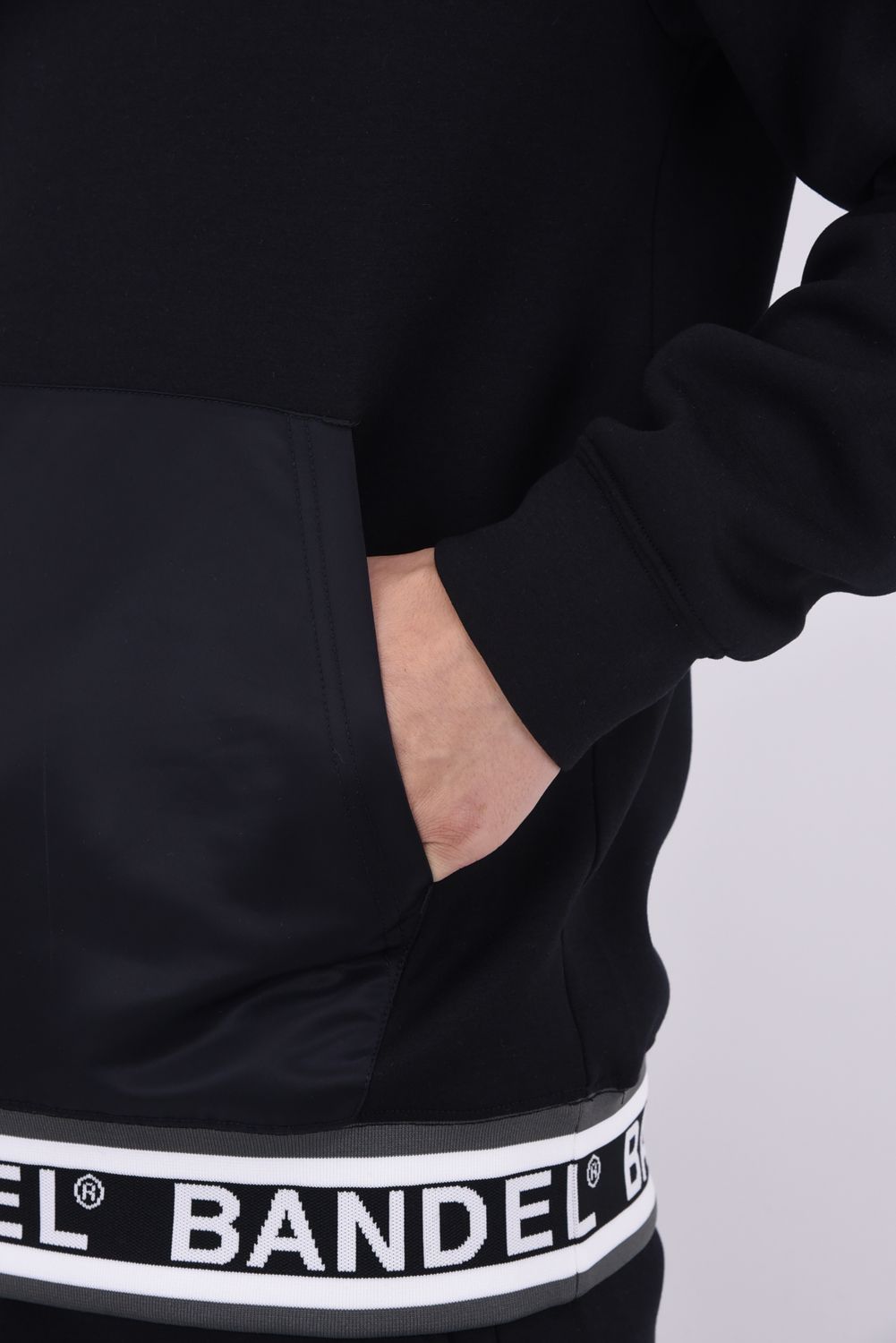 NYLON POCKET P/O HOODIE / ダンボール素材 ナイロンポケット プルオーバーパーカー (ブラック)