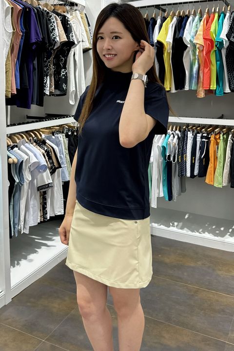 【BRIEFING GOLF】ベージュ×ネイビーのシンプルコーデ！