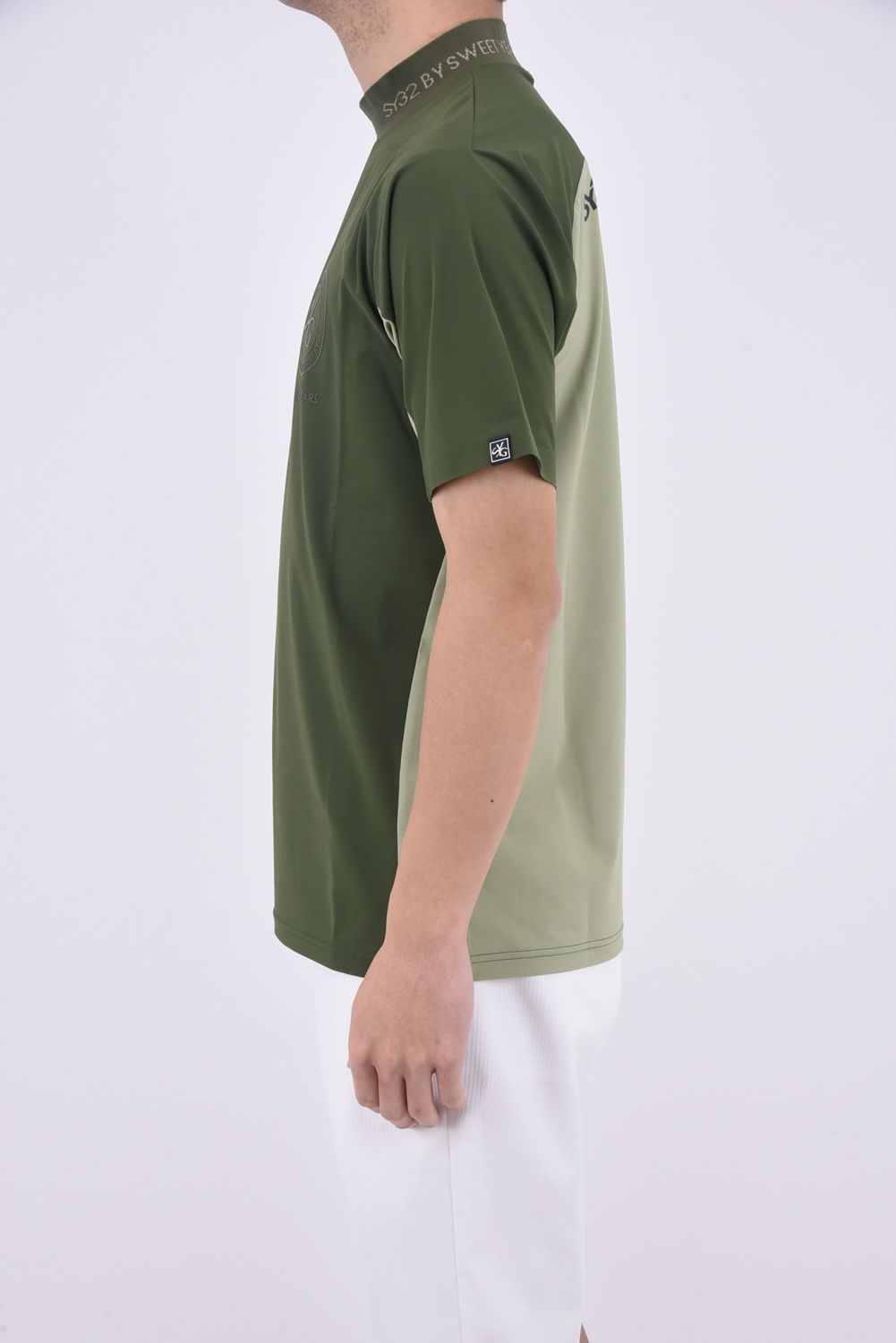 【ABSOLUTE】 CARVICO 404 REVOLUTIONAL SYG MOCK / ロゴ カルビコ ストレッチ 半袖 モックネック Tシャツ (カーキ)