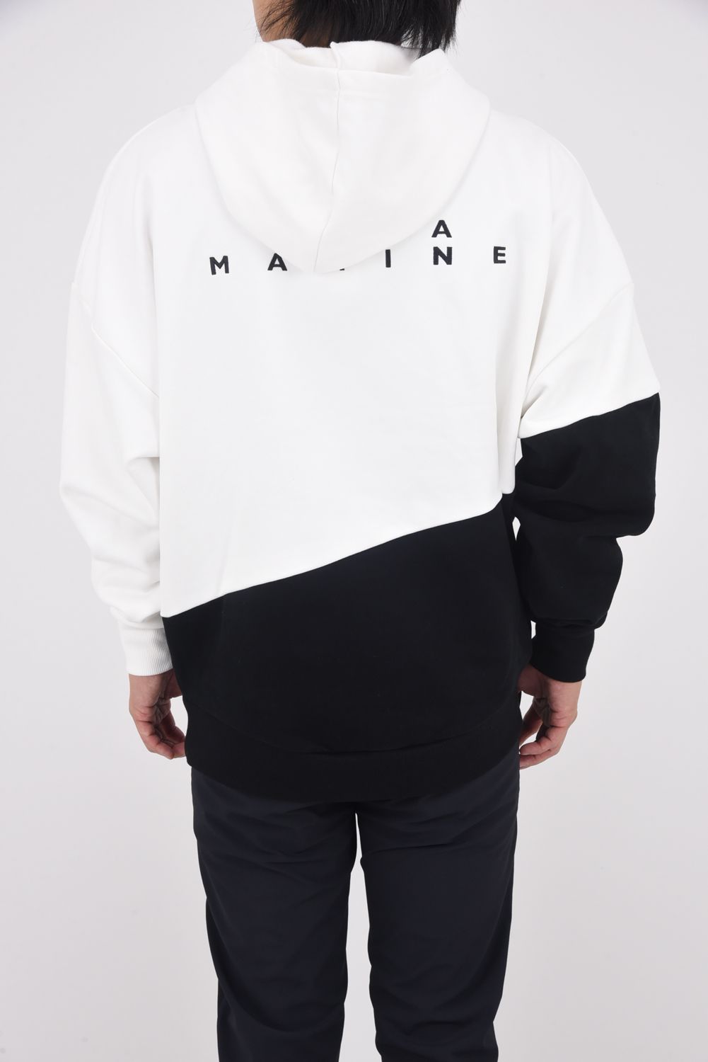 【25AW】【ユニセックス】 BIG PULLOVER HOODIE (BICOLOR) / ビッグシルエット バイカラー プルオーバーパーカー (ホワイト)