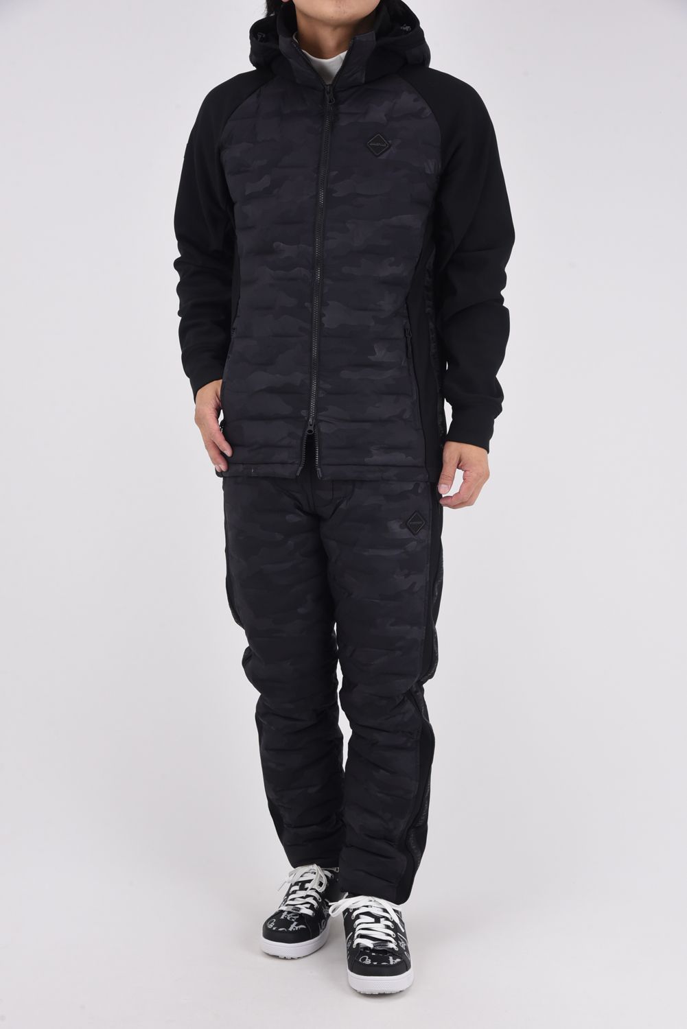 【25AW】 MEN'S HYBRID DOWN PANTS / ストレッチタフタ ダイヤモンドロゴ ハイブリッドダウンパンツ (ブラック/カモ)