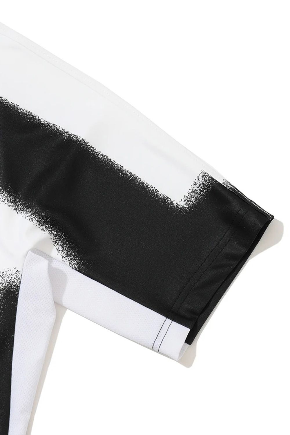 【2026AW 木村拓哉さん着用】 NOCTURNE MOCK NECK TEE / グラフィック モックネックTシャツ (ホワイト)（8月下旬入荷予定）