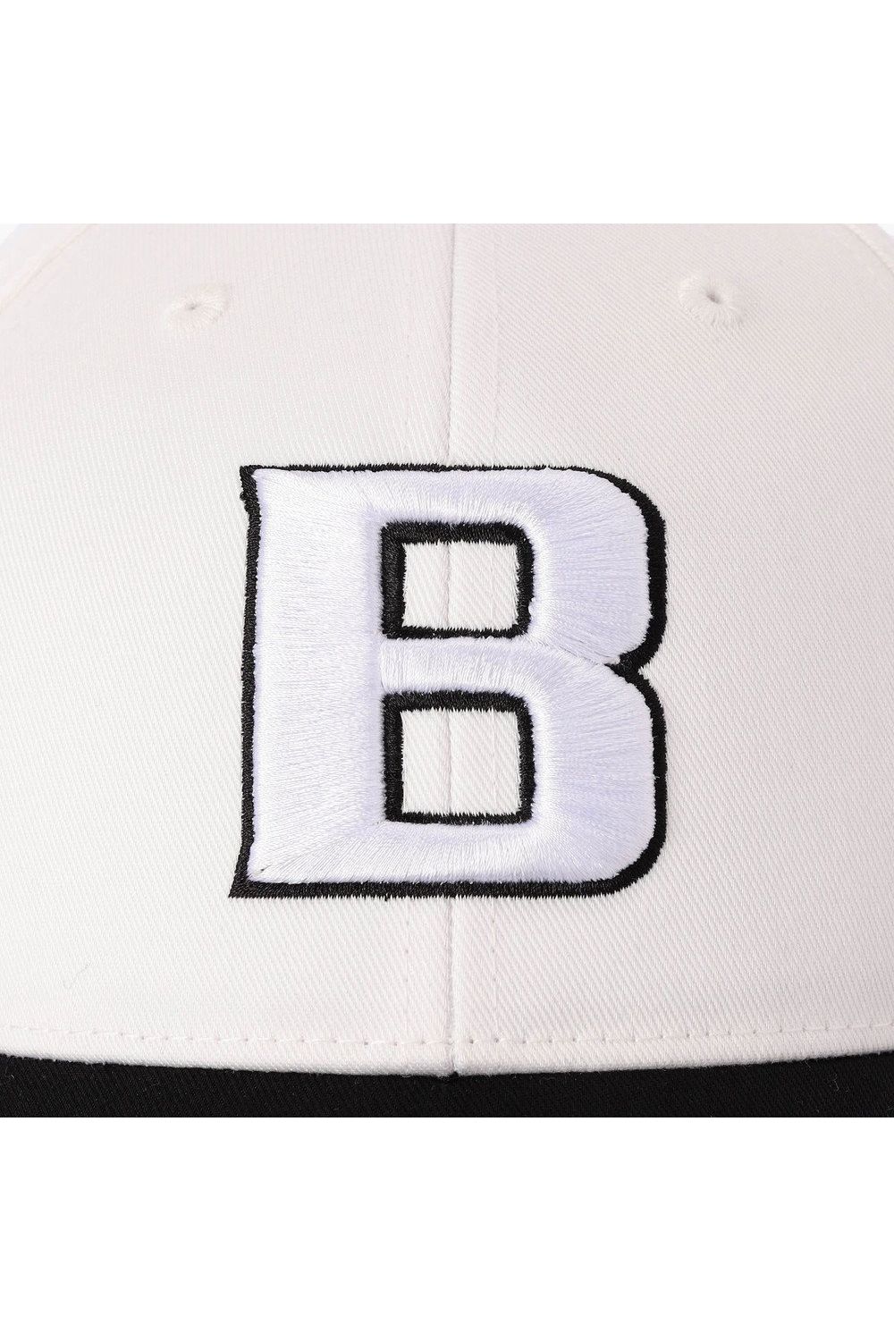 【26AW】 MEN’S 2-TONE INITIAL CAP / バイカラー ブランドイニシャル刺繍 キャップ (ホワイト)