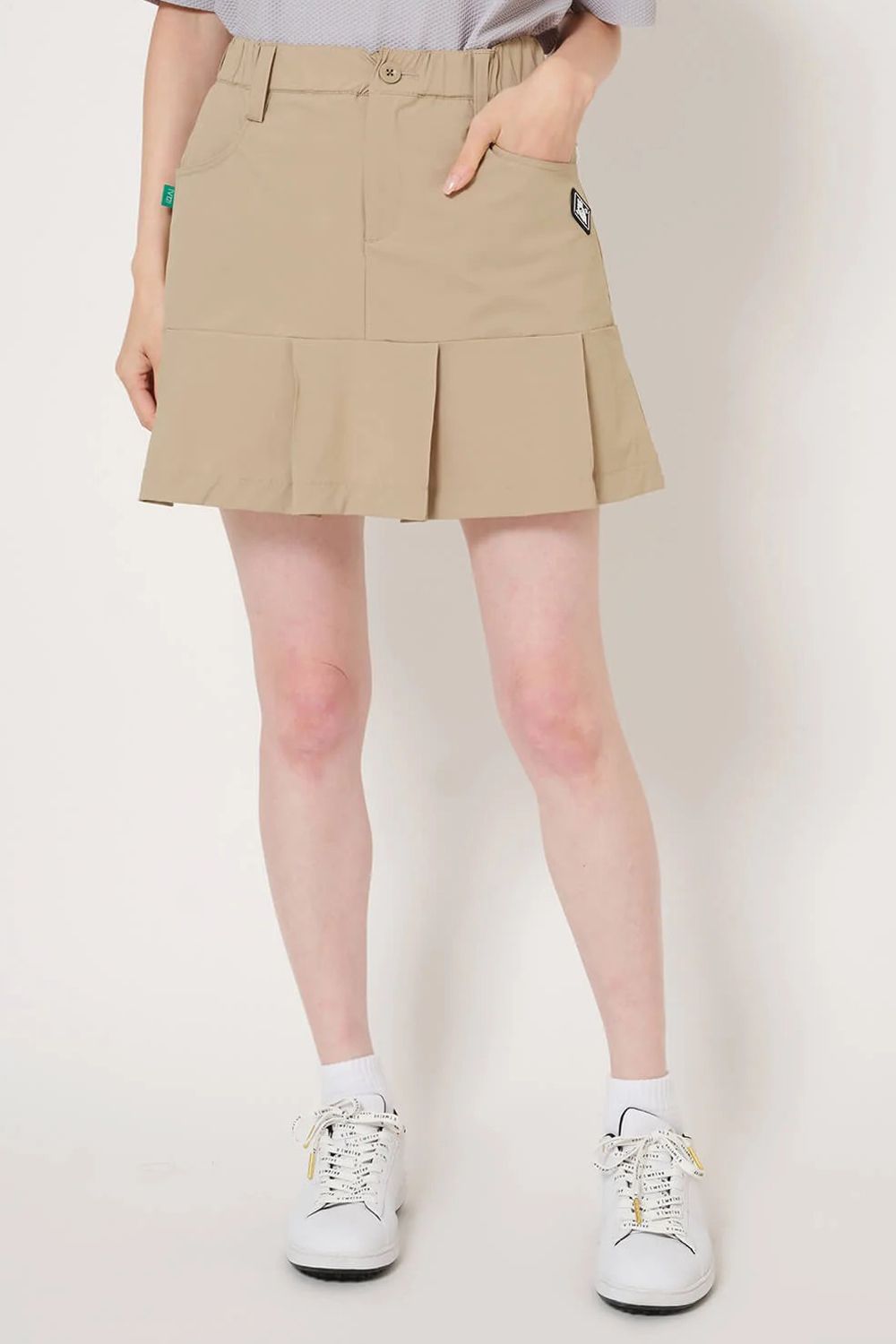 【26SS】【レディース】 OZ SKIRT / ストレッチナイロン バックロゴライン スカート (インナーパンツ一体型) (ベージュ)