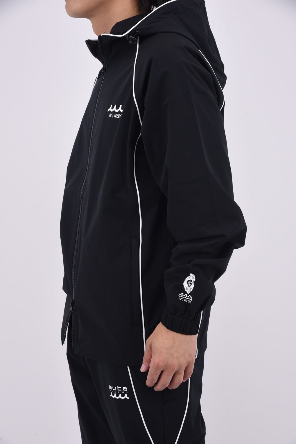 【25AW】 MU12 JKT / ムータマリン ヴィトゥエルヴ コラボ ジップアップ ジャケット (ブラック)