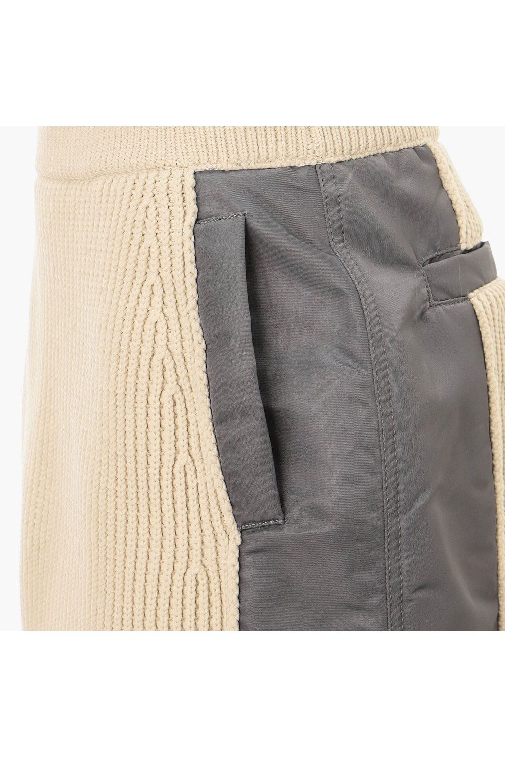 【26AW】【レディース】 WOMEN’S WINDBLOCK DOCKING RIB KNIT SKIRT / 畦編みニット&ナイロンツイル ハイブリッドニットスカート (ベージュ)