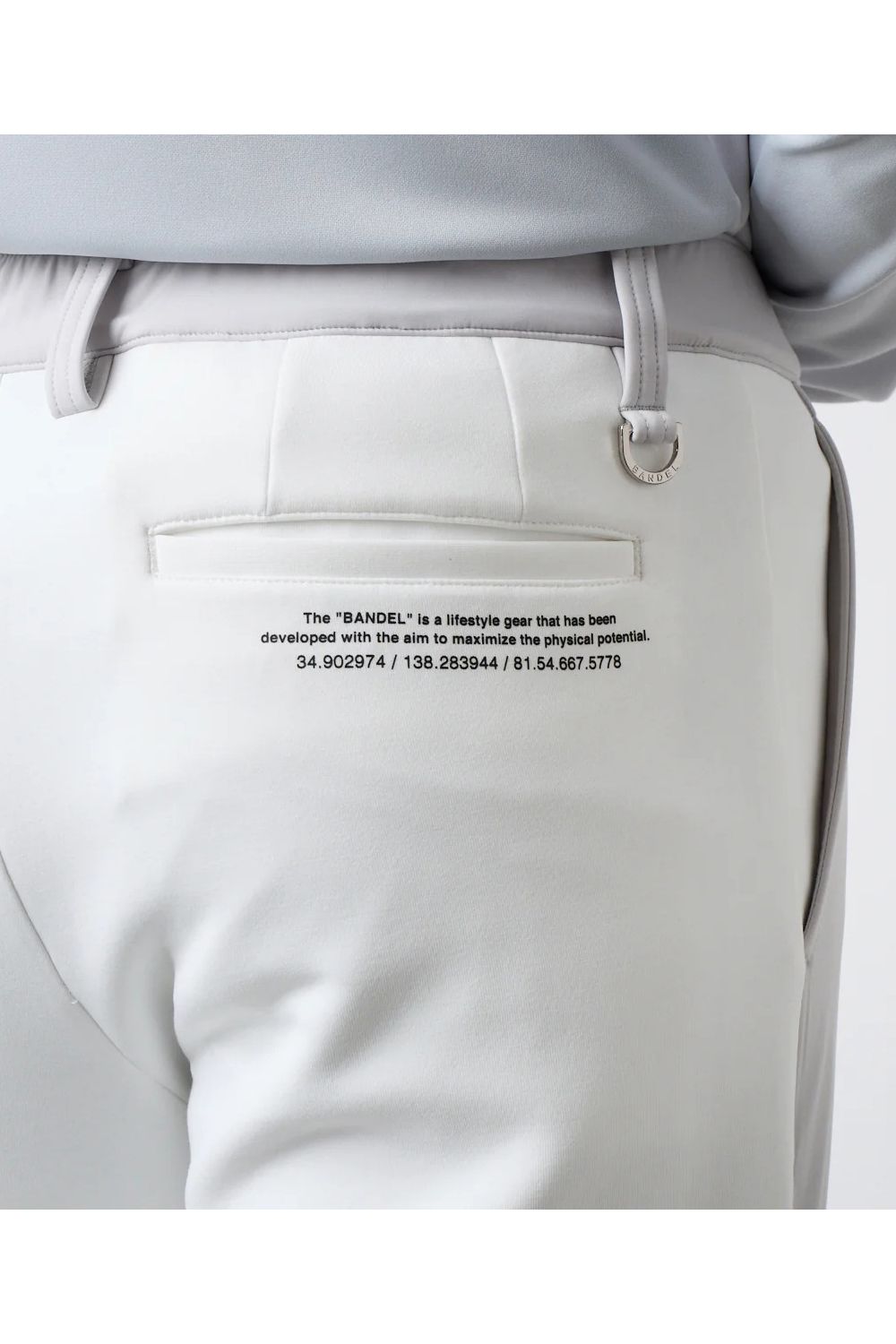 【25AW】 FRONT SWITCH TAPERED PANTS / ボンディング素材 ハイブリッドロングパンツ (ホワイト)