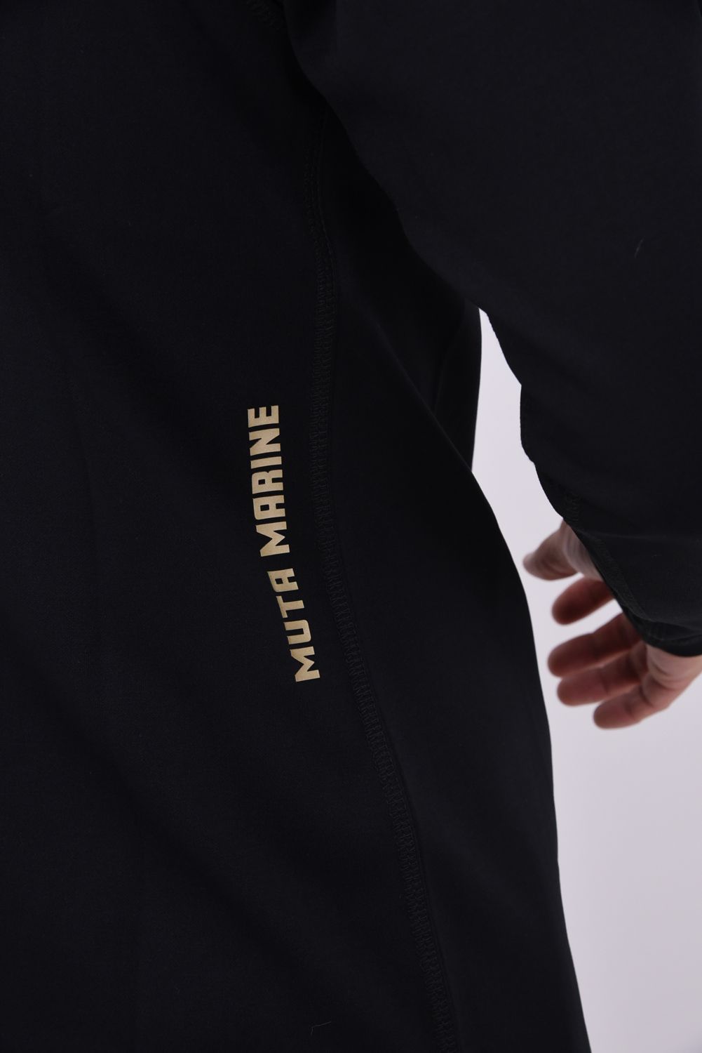 【26AW】 THERMOSOLAR MOCK NECK / ダンボールニット 発熱効果素材 長袖モックネックTシャツ (ブラック)