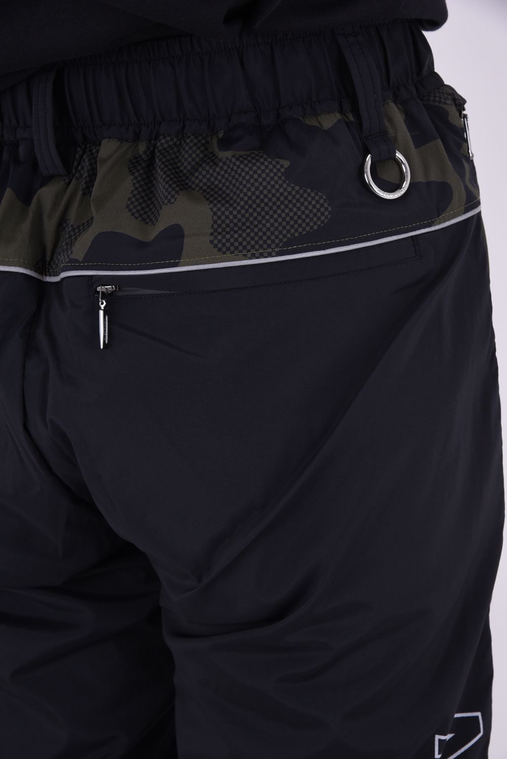 【26AW】 PLURI CAMO TECHNICAL PANTS / スカルカモフラージュ サイドファスナー ロングパンツ (ブラック)
