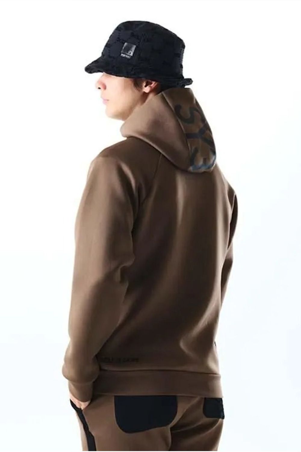 【25AW】 CARDBOARD EMBLEM PT HOODIE / ストレッチダンボール フーディー (ブラウン)