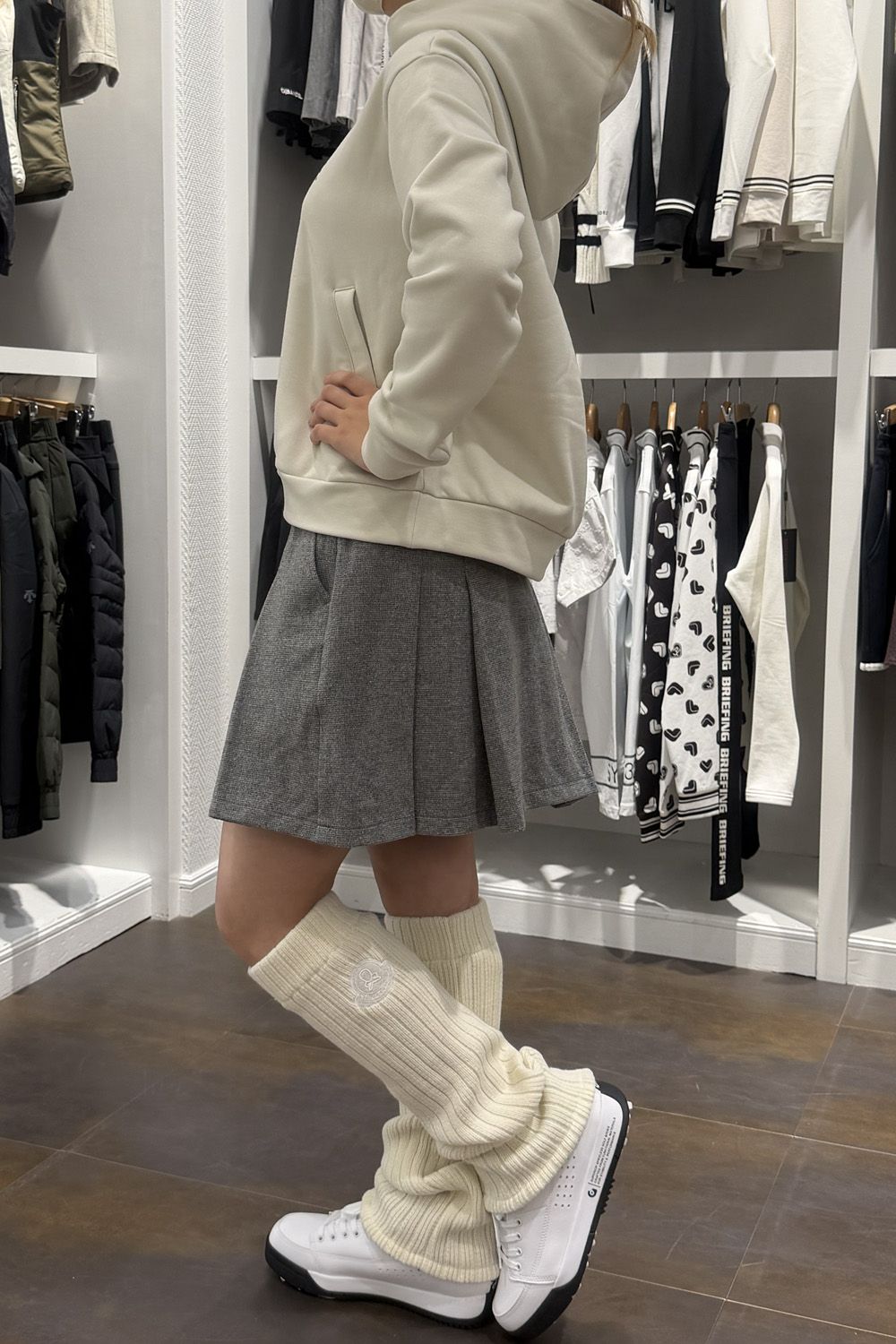 KI-XXX THREE Lady's Golf Styling 122901