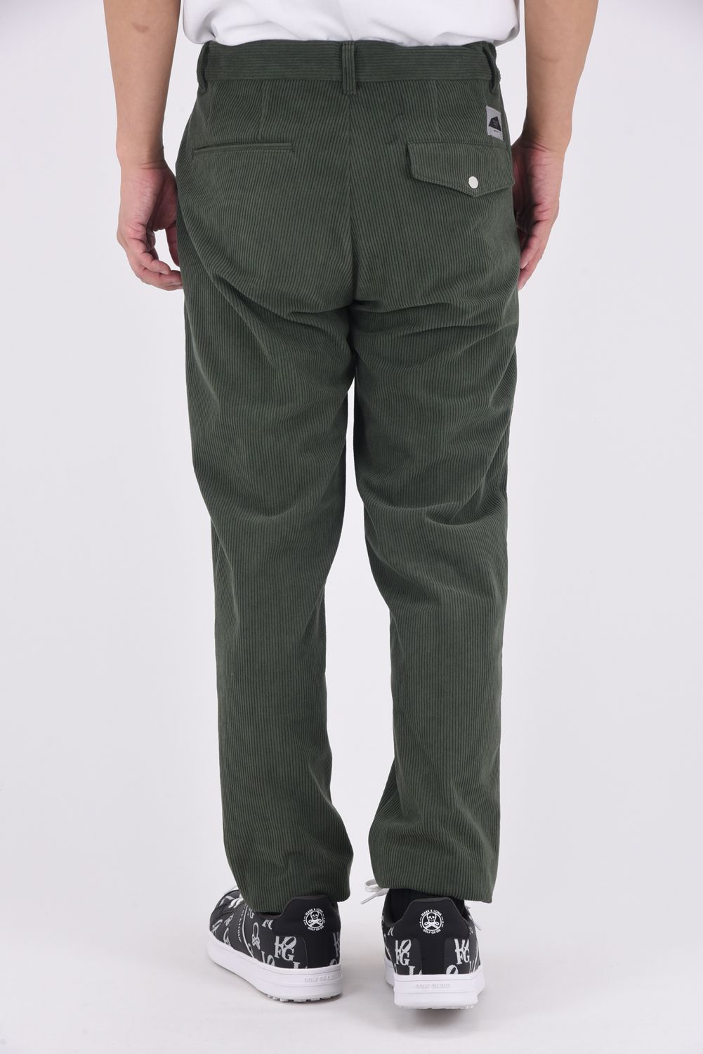 Uka Corduroy Trousers / コーデュロイ テーパードシルエット ワンタックトラウザー (オリーブ)