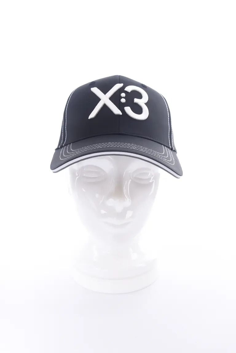 【26AW】 KIX3 BASIC LOGO CAP / ブランドロゴ刺繡 キャップ (ブラック/ホワイト)