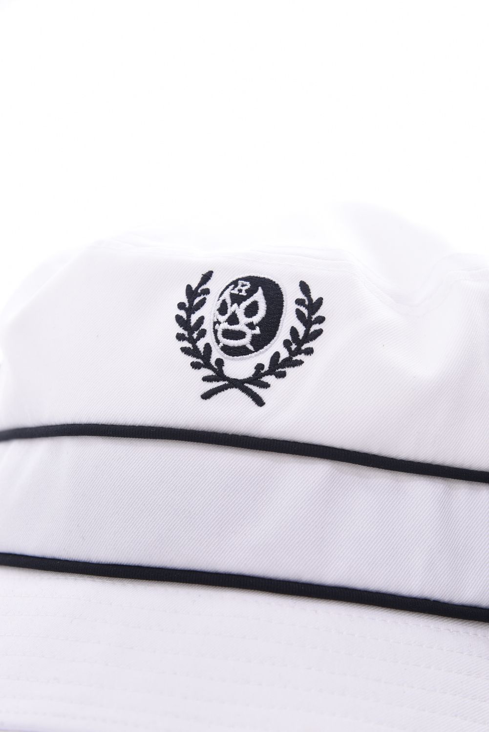EMBLEM BUCKET HAT / エンブレム型 ルチャ刺繍 バケットハット ホワイト