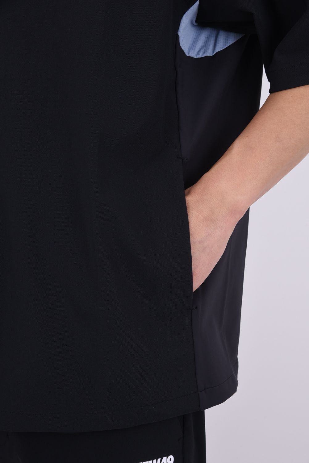 【26SS】 LUXURY SPORTY SHIRT / ドライタッチ サイドパネル スポーティシャツ (ブラック)