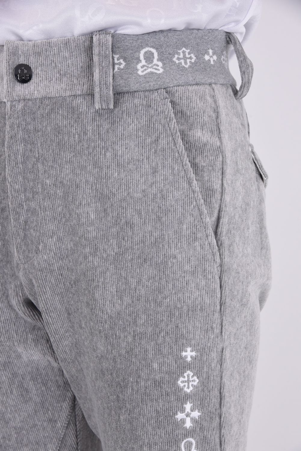 【2025AW】 SVASTIKA TRACK PANTS / コーデュロイジャージー クロスモチーフ刺繍 トラックパンツ (グレー)
