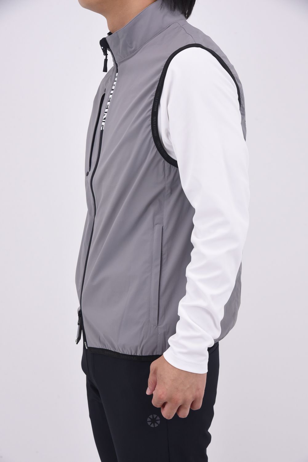 【25AW】 POCKETABLE WIND VEST / ポケッタブル ライトベスト (グレー)