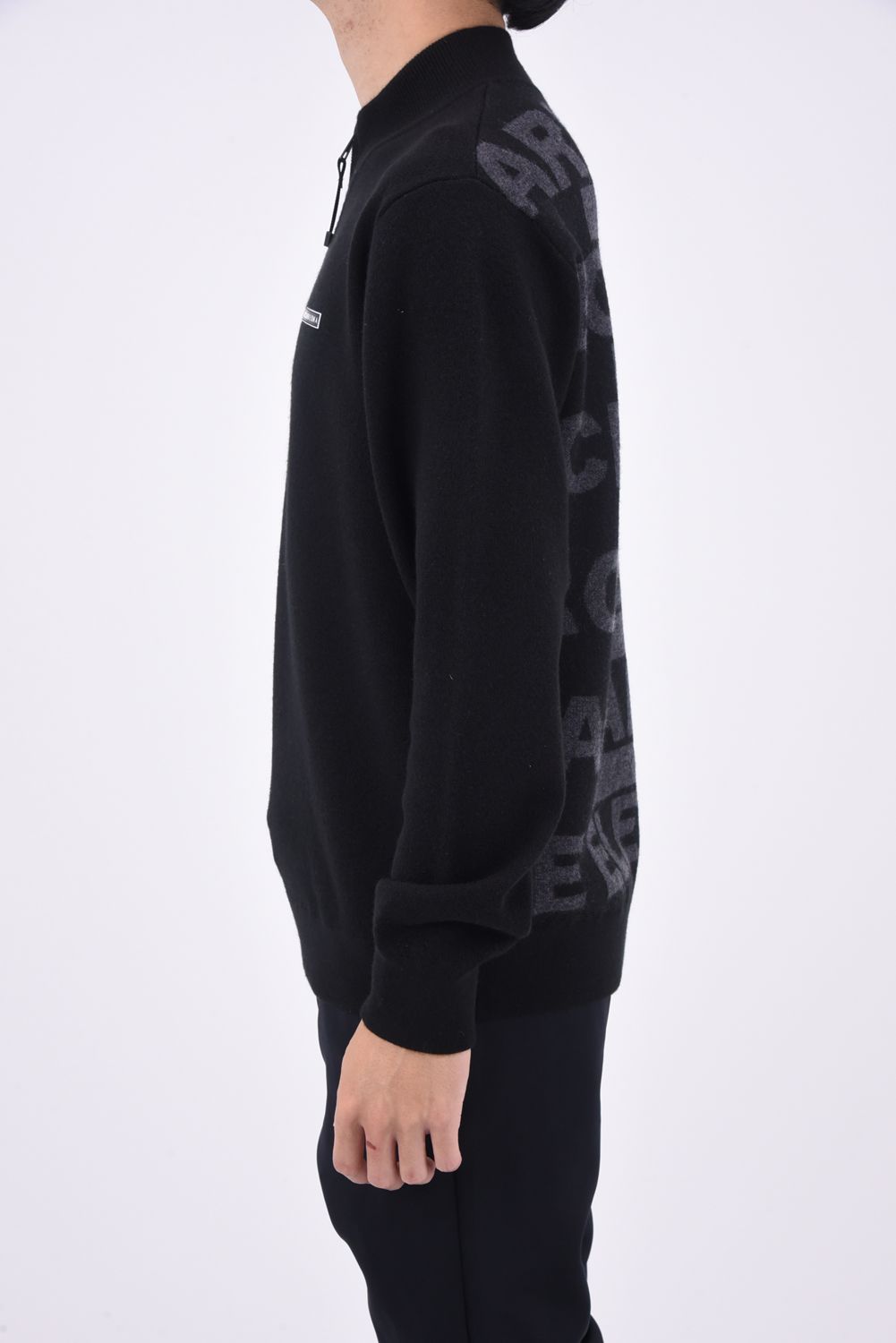 MARK&LONA - 【CODE COLLECTION】 TEXT LOGO HIGH NECK HALF ZIP KNIT / テキストロゴ  ハイネックハーフジップニット (ブラック) | GOSSIP GOLF