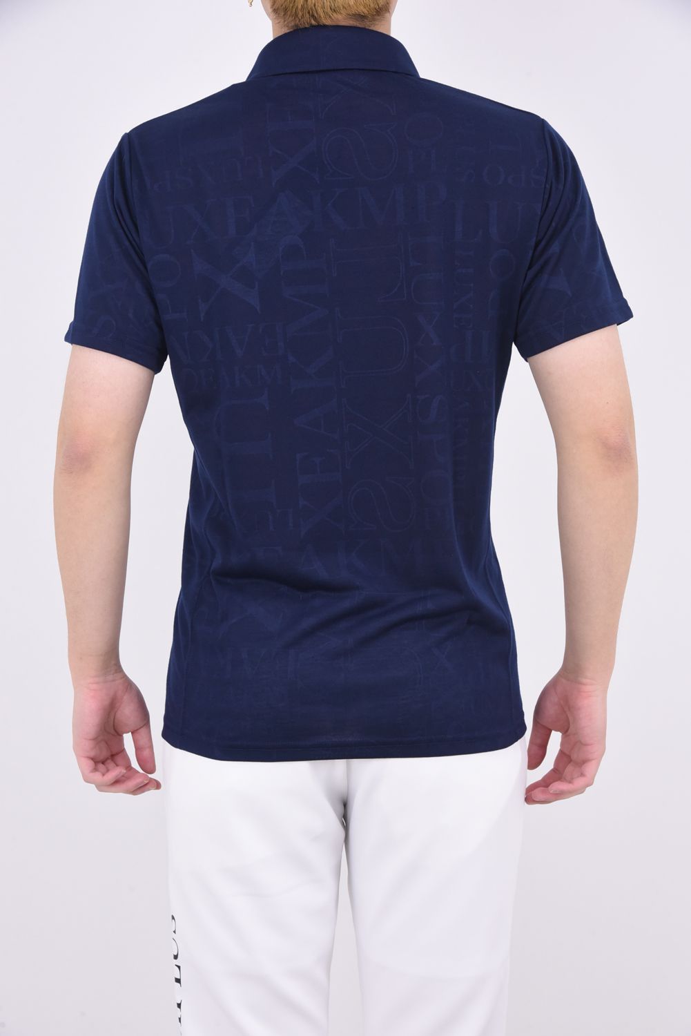 EMBOSSED PRINT POLO SHIRTS / ロゴパターン 半袖ポロシャツ ネイビー