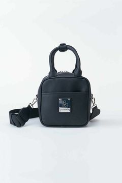 CUBE BAG / 113プレートロゴ シンセティックレザー キューブバッグ ブラック