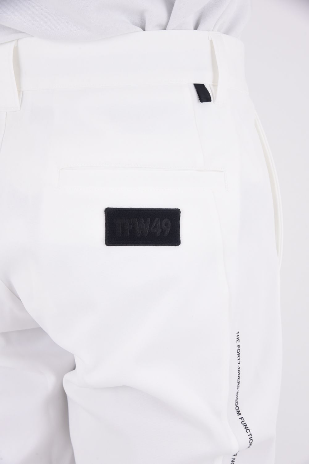 【25AW】 MULTI PURPOSE BLOUSON / ダンボール素材 異素材切り替え ストレッチロングパンツ (ホワイト/ライトグレー)