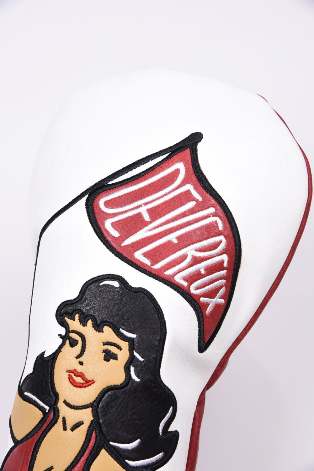 【26AW】【CAPSULE COLLECTION】 RANGE GIRL SHAPED DRIVER COVER / ピンナップガール刺繍入り ドライバーカバー （ホワイト）