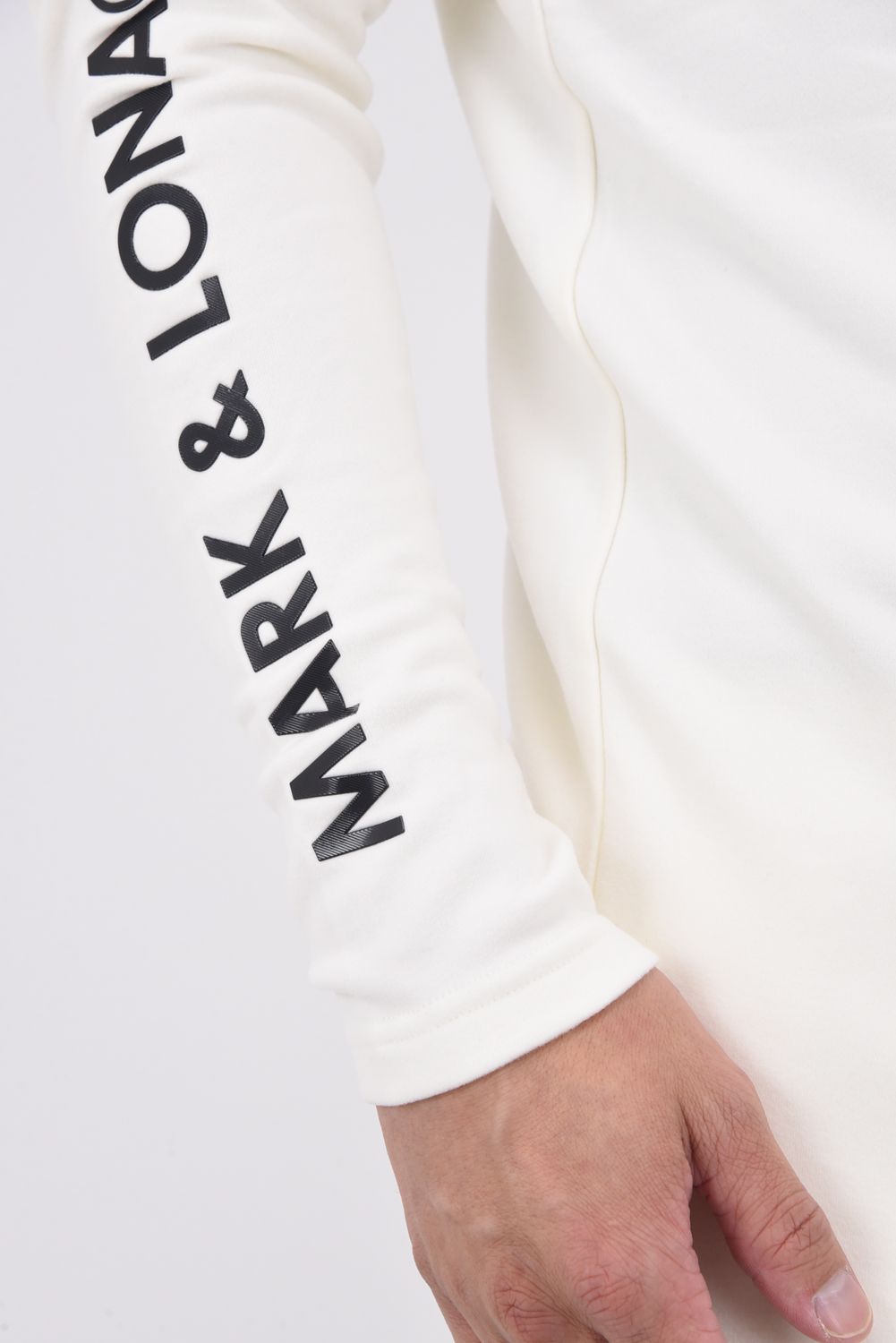 【2025AW 木村拓哉さん着用 VOL.3】 IC●N MOCK NECK LAYER / フリース素材 サークルスカル ロングスリーブ モックネックTシャツ (ホワイト)