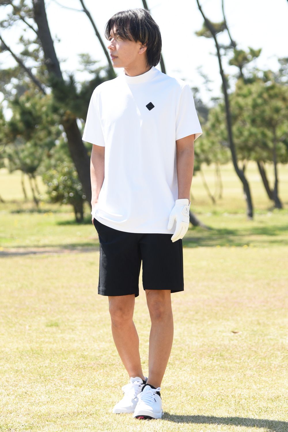 【BRIEFING GOLF】 ホワイトの別注モックを使用したスタイリング