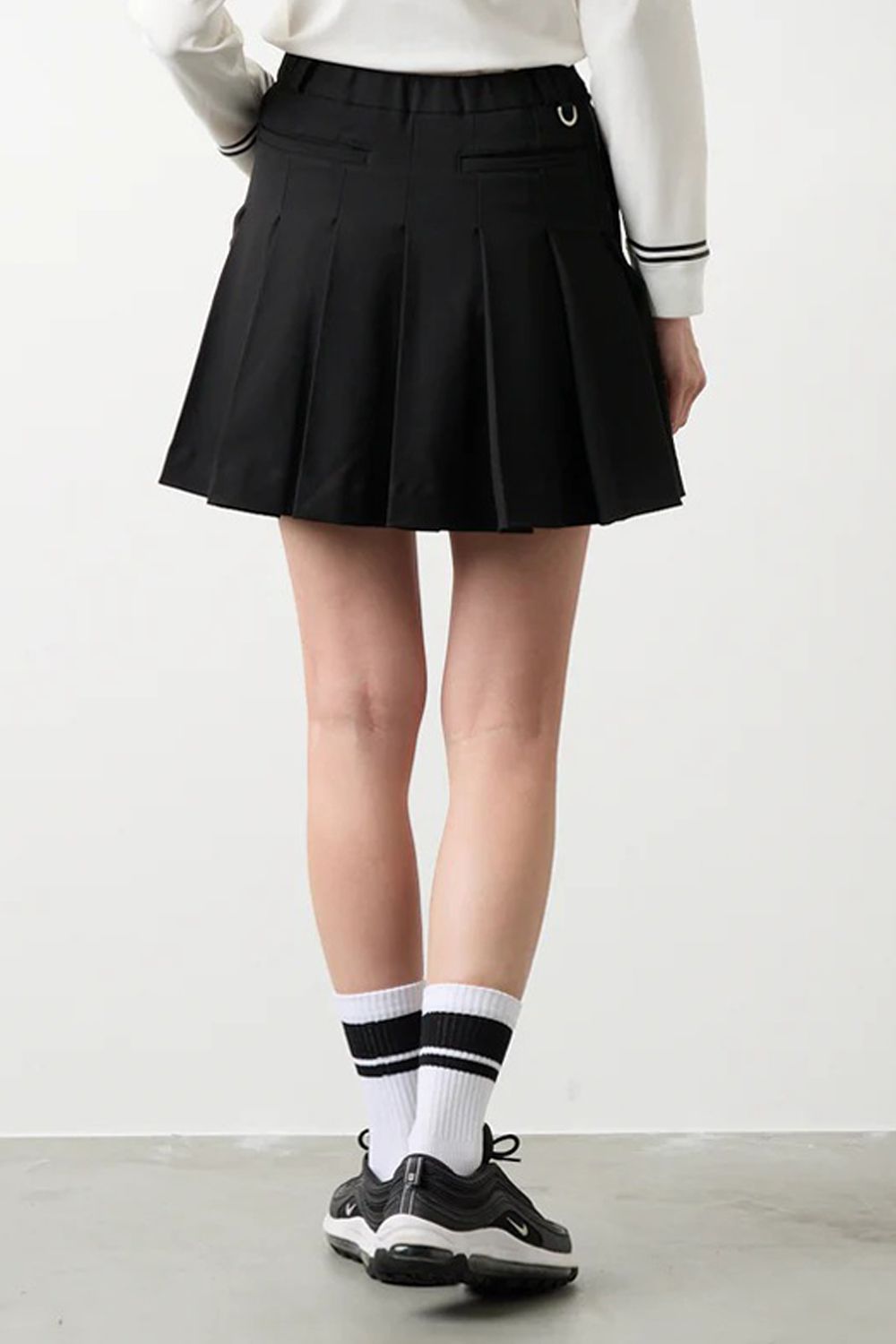 【25AW】【レディース】 BACK SIDE PLEATS SKIRT / バック サイド プリーツスカート (ブラック)