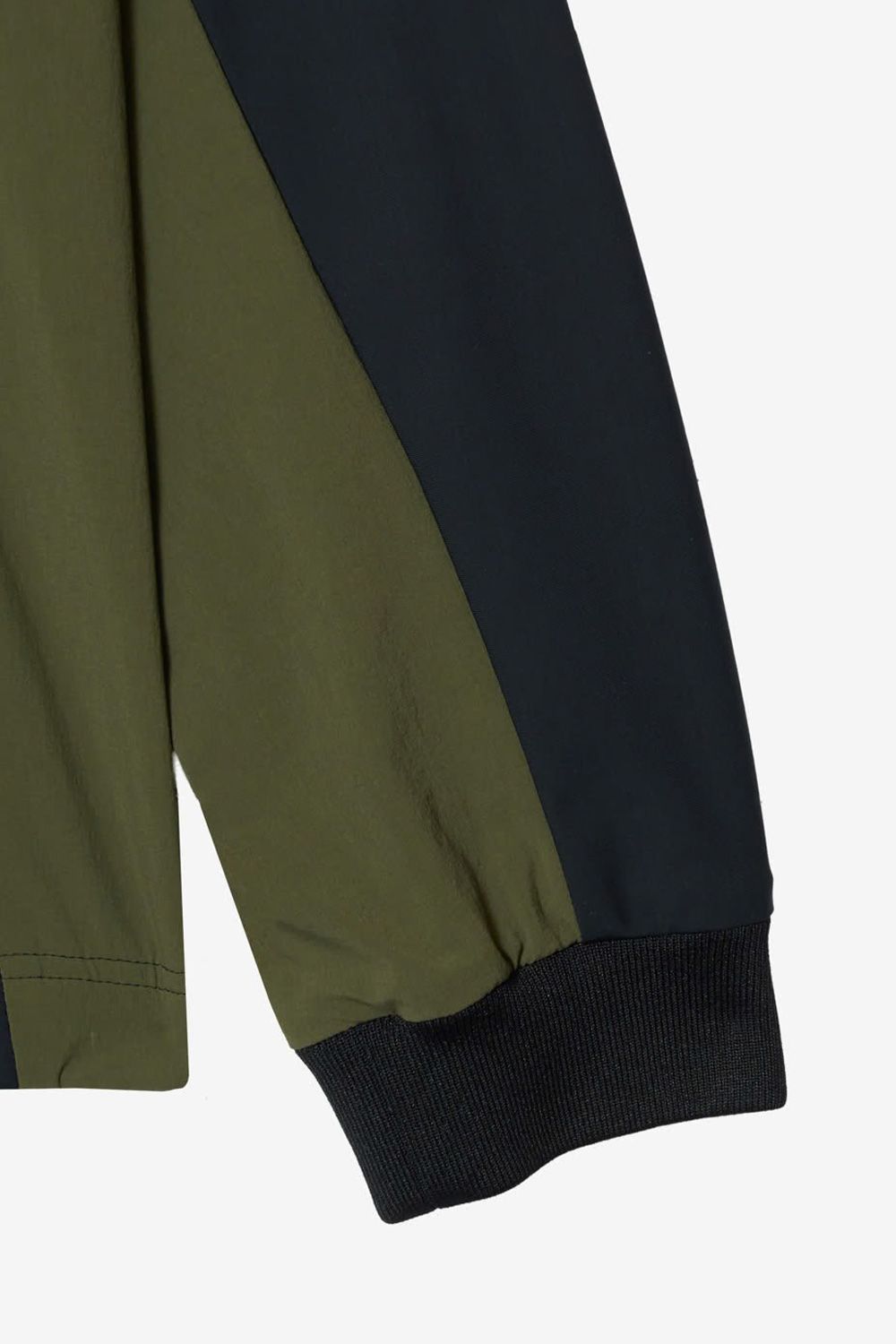 【26AW】 SHELL PULLOVER TRAIN / ナイロン クルーネック プルオーバー  (ブラック)