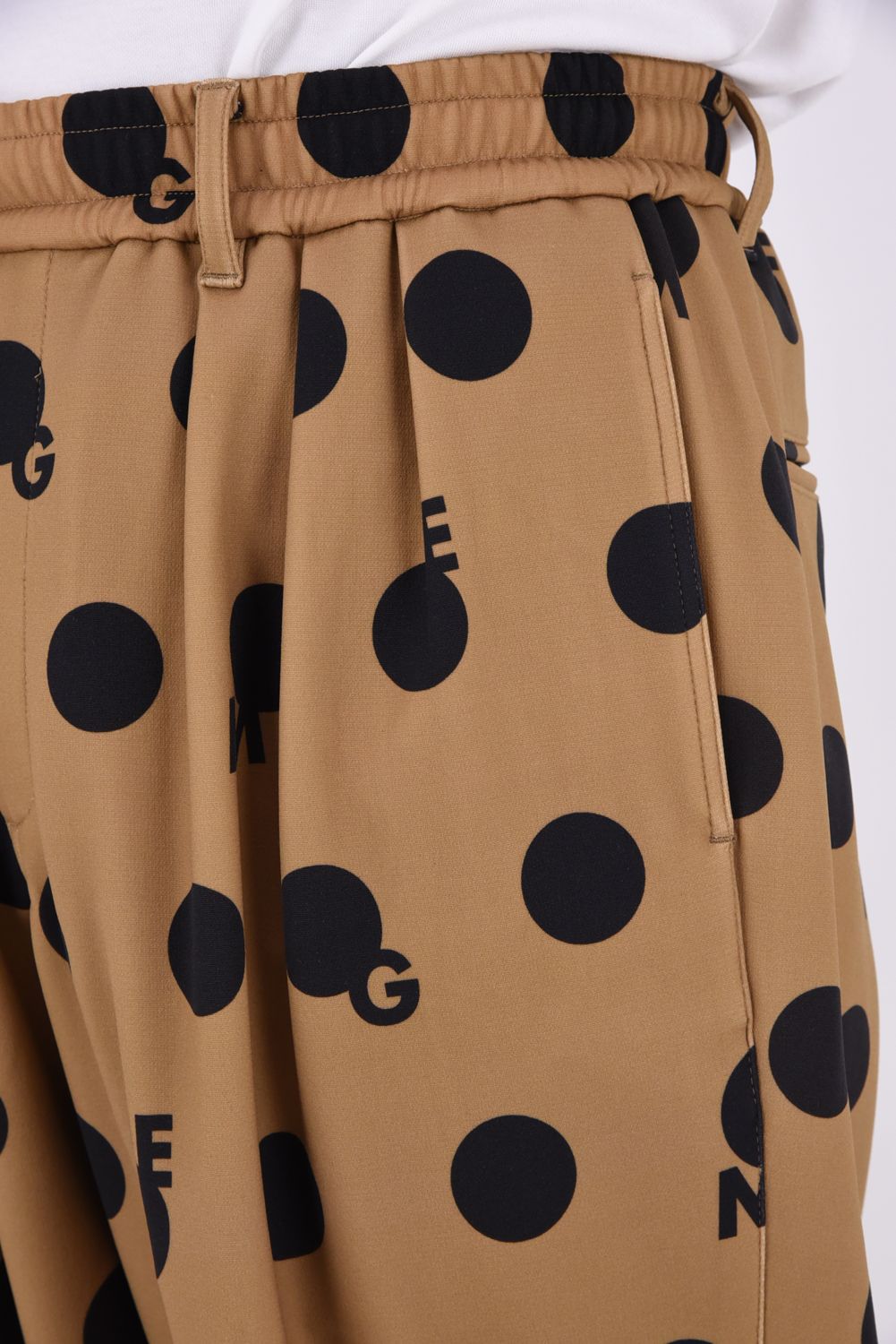 【26AW】 ORIGINAL PRINT DOT PANT / ドット柄プリント テーパードパンツ (ベージュ)