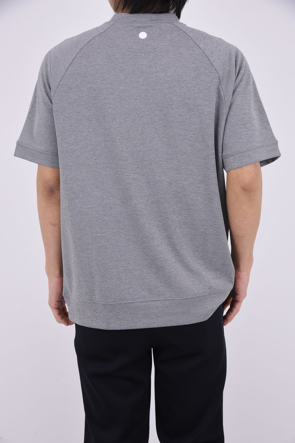 【26SS】 MEN’S COLLEGE LOGO HIGHNECK / カレッジロゴ リラックスフィット モックネックTシャツ (グレー)