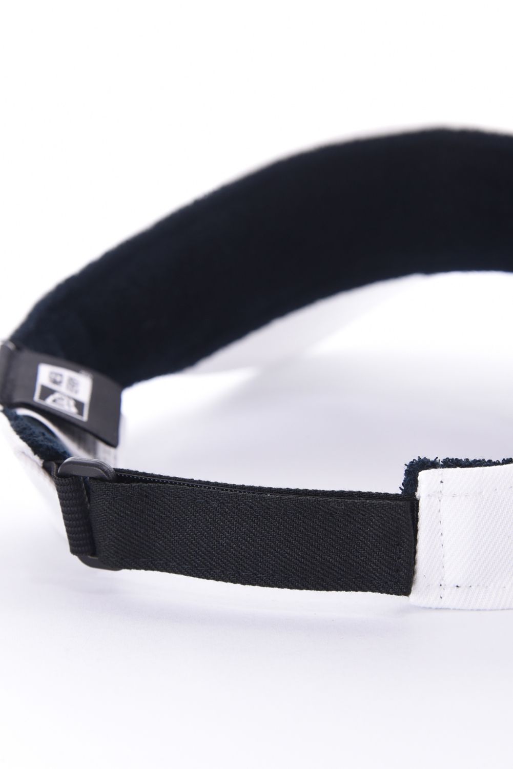 【26SS】 DVG×NEW ERA® VISOR / スカル刺繡 サンバイザー (ホワイト)