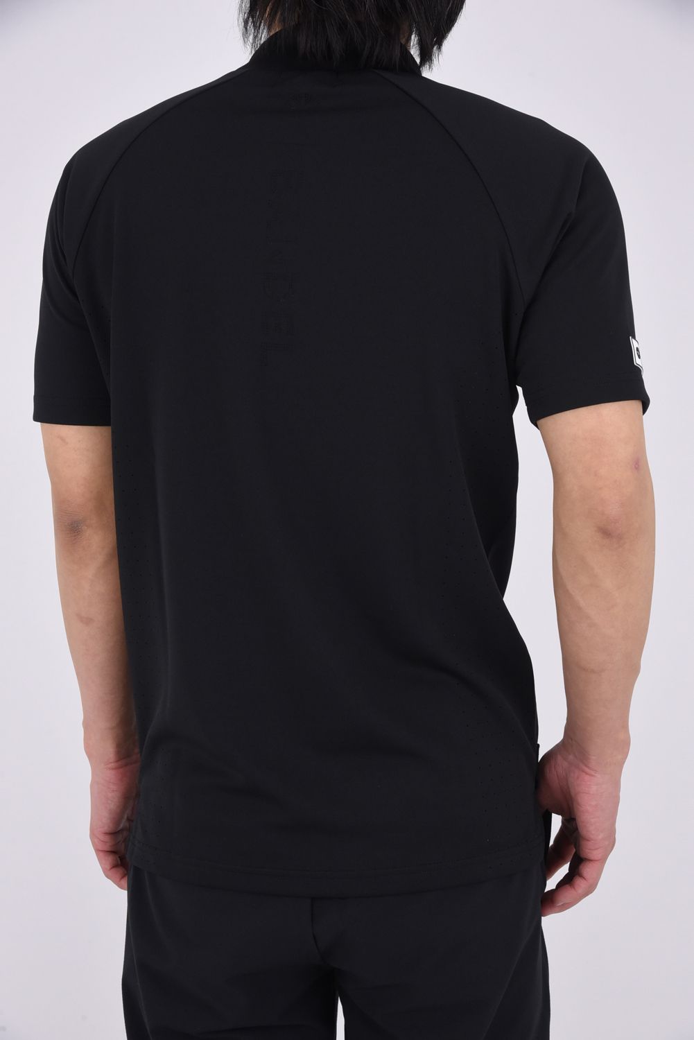 【26SS】 HEAT PUNCHING MOCK NECK / バックロゴ パンチング モックネックTシャツ (ブラック)
