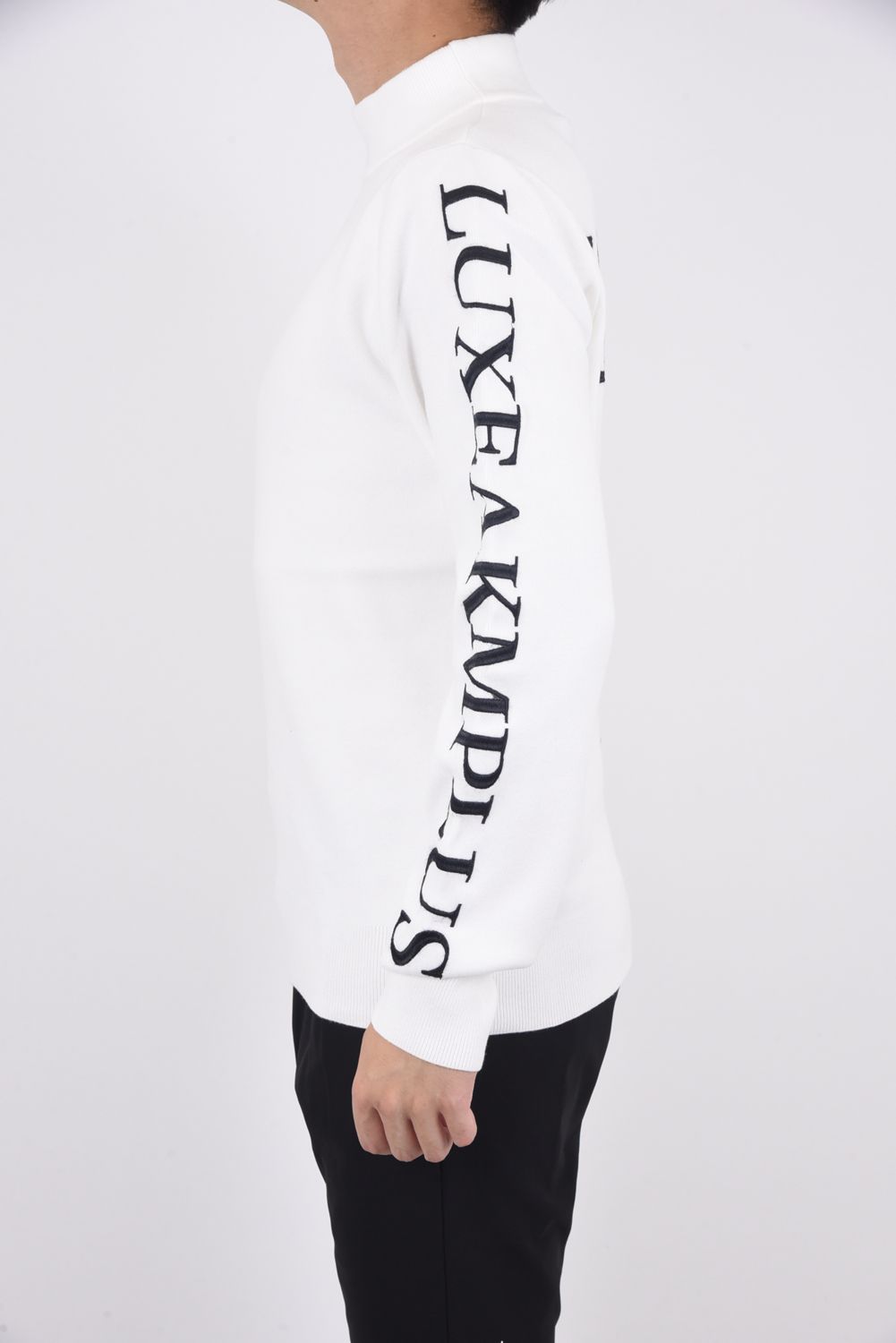 BACK BIG LOGO HIGH NECK KNIT / バックロゴ ハイネック ニット ホワイト