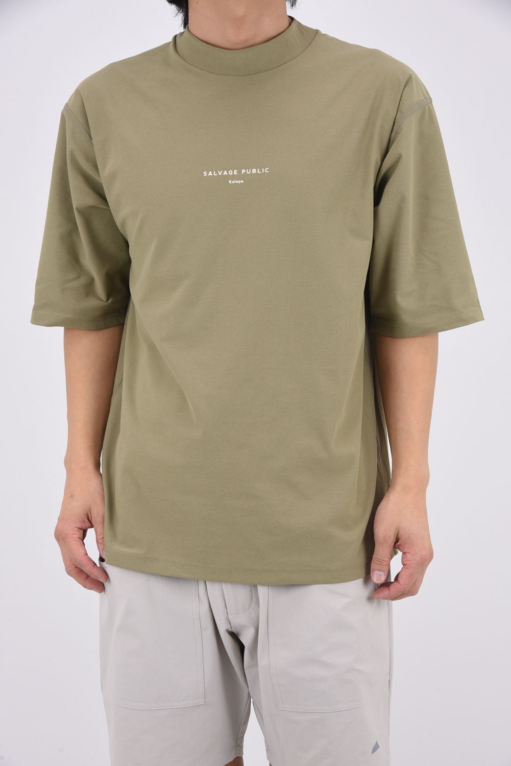 【26SS】 SURF Mockneck S/S(TI LEAF Paisley) / バックプリント モックネックTシャツ (セージ)