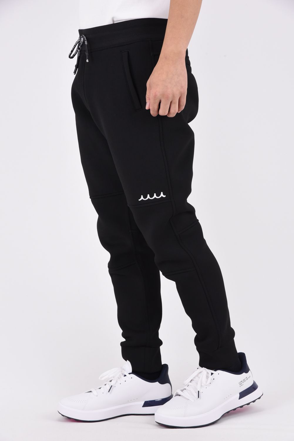 【26AW】 BONDING JOGGER PANTS / ボンディング素材 ワンポイントロゴ ジョガーパンツ (ブラック)