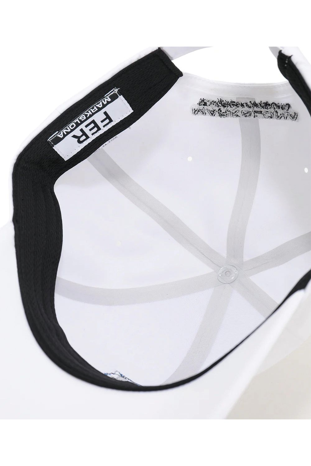 【26SS】【FER COLLECTION】 SWAG LOGO DRY TECH CAP / 3Dグラフィックロゴ刺繍 ベースボールキャップ (ホワイト)