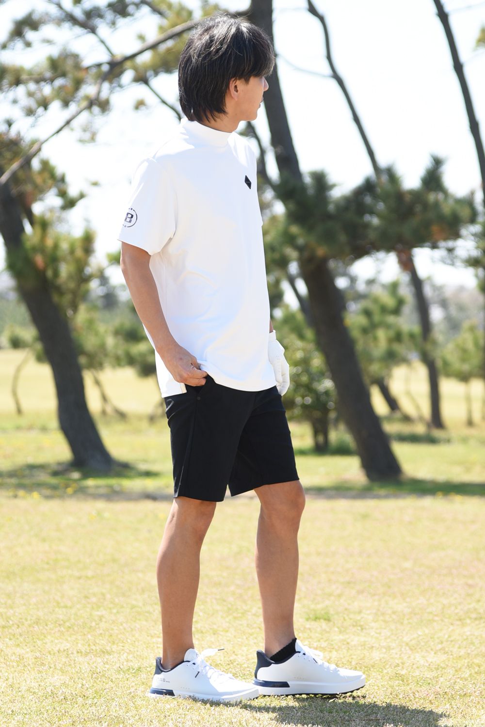【BRIEFING GOLF】 ホワイトの別注モックを使用したスタイリング