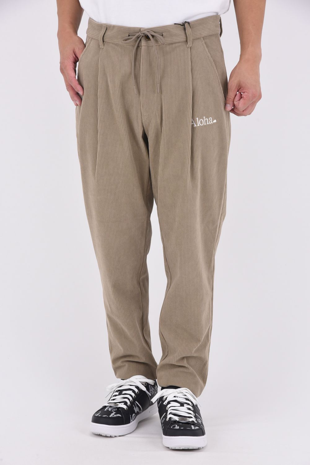 Uka Corduroy Trousers / コーデュロイ テーパードシルエット ワンタックトラウザー (ベージュ)