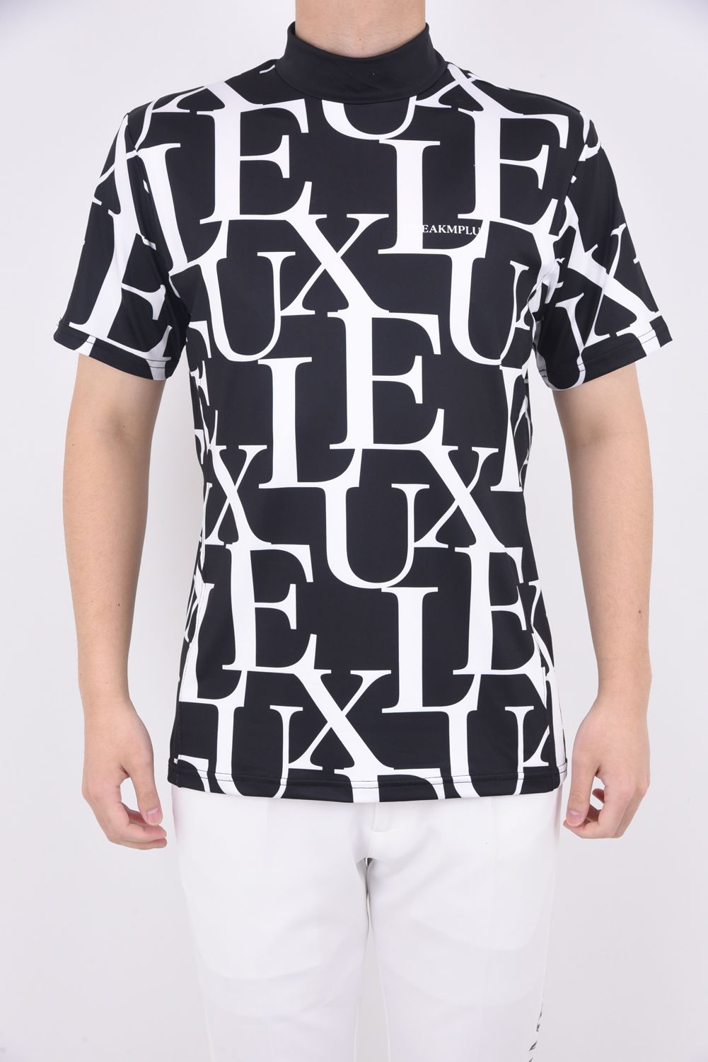 LUXEAKMPLUS - LUXE PATTERN MOCK NECK T-SHIRTS / 総柄ロゴ