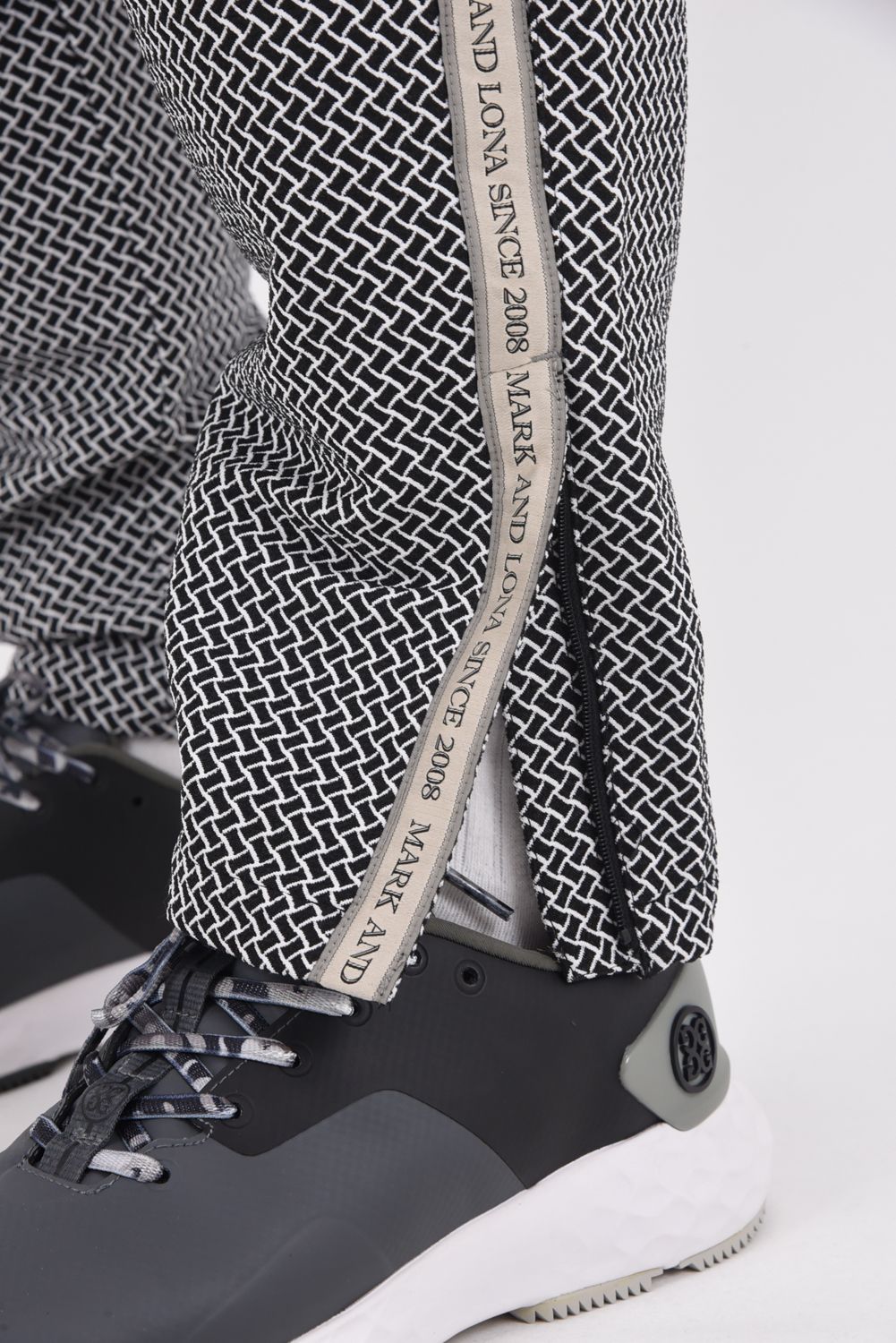 GARDA JERSEY PANTS / イントレチャートパターン ハイストレッチ ジャージーパンツ (ブラック)