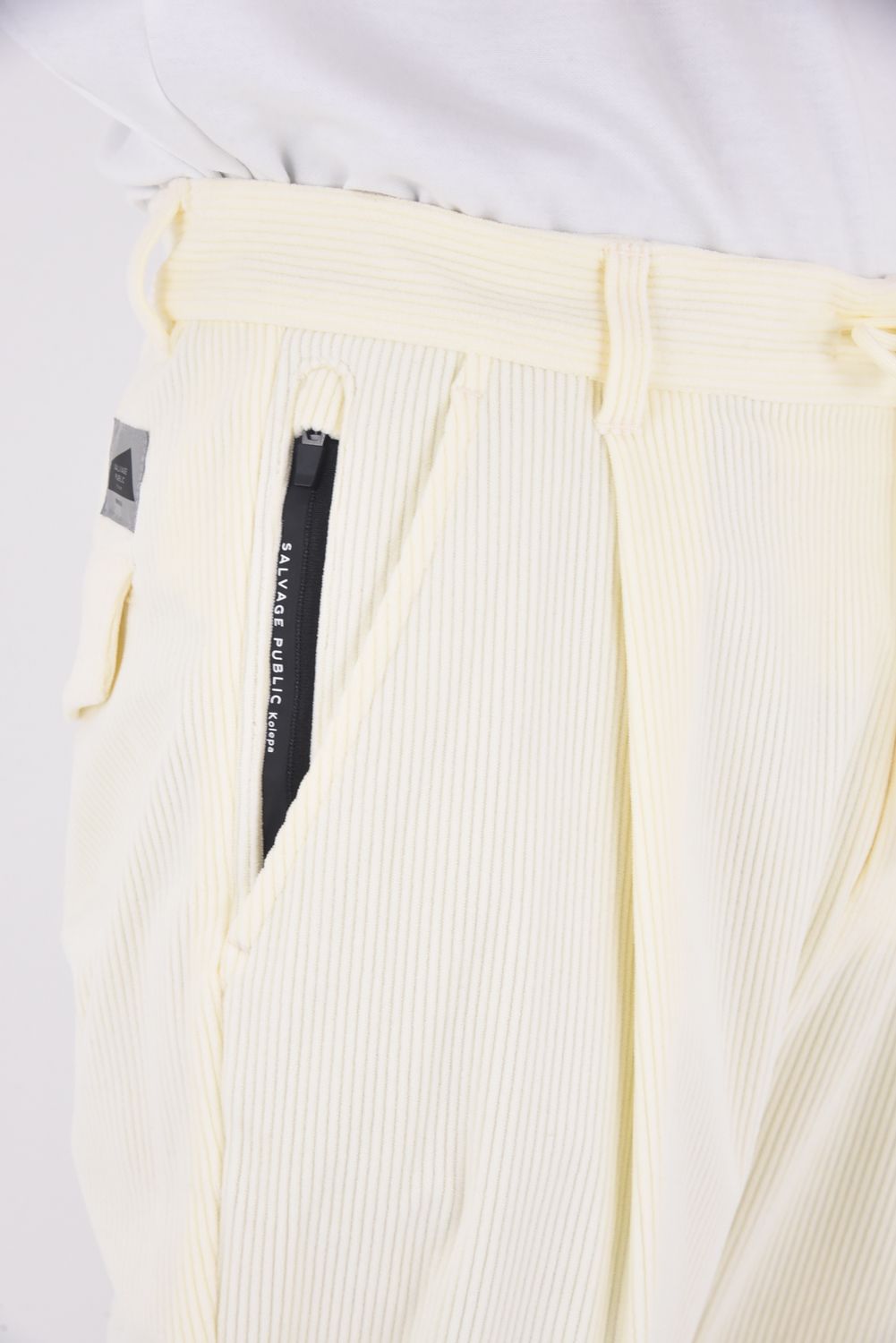 Uka Corduroy Trousers / コーデュロイ テーパードシルエット ワンタックトラウザー (アイボリー)